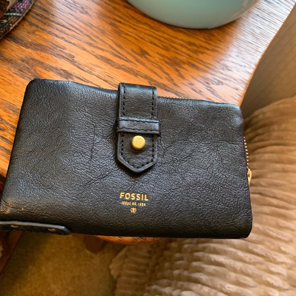 Fossil wallet